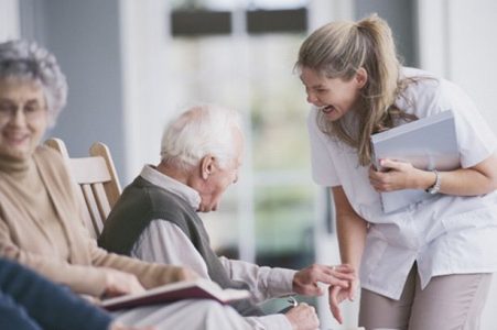”Centrul de asistență comunitară pentru bunicii noștri”, serviciu social pentru persoanelor vârstnice din Piatra Neamț, ZCH NEWS - sursa ta de informații