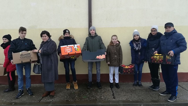 &#8222;Săptămâna legumelor şi fructelor donate&#8221; la Liceul Petricani, ZCH NEWS - sursa ta de informații