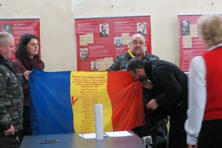 Drapel de luptă din Transnistria, oferit Complexului Muzeal Neamț, ZCH NEWS - sursa ta de informații