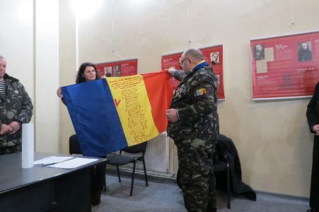 Drapel de luptă din Transnistria, oferit Complexului Muzeal Neamț, ZCH NEWS - sursa ta de informații
