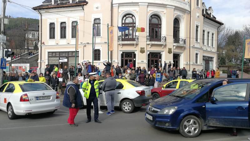 Piatra Neamț #ȘîEu: Centrul orașului blocat! S-a strigat ”Vrem autostrăzi!” și ”Moldova și Ardealul!”