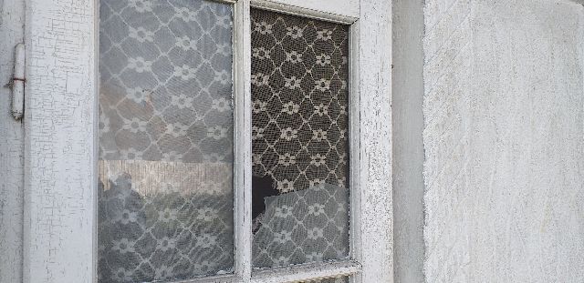 Casă prădată și vandalizată cu repetiție de țigani în Vânători-Neamț, ZCH NEWS - sursa ta de informații