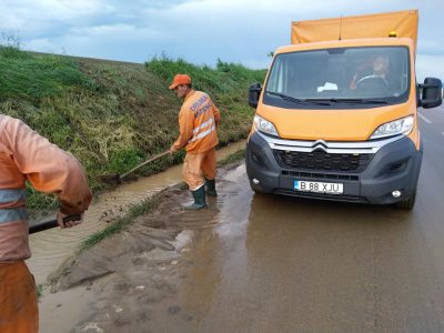 Trei ore de cod portocaliu în Neamț: 772 de oameni fără curent și pompierii au scos apa din 20 de curți, ZCH NEWS - sursa ta de informații