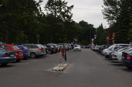 Parcare cu barieră funcțională în Piața Roman-Vodă, ZCH NEWS - sursa ta de informații
