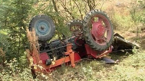 S-a răsturnat cu tractorul și a fost găsit peste două ore de un trecător, ZCH NEWS - sursa ta de informații