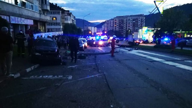 Poliția Neamț: Viteza și starea drumului au provocat accidentul de pe Calea Romanului. Galerie foto, ZCH NEWS - sursa ta de informații