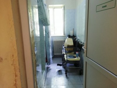 Din lac în puț cu bolnavii de cancer din Neamț: după ce le-a căzut tavanul în cap, acum vor fi mutați în spitalul cu bulină roșie, ZCH NEWS - sursa ta de informații