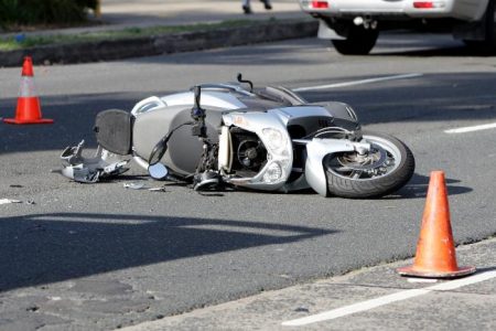 Tânăr transportat la spital după ce a căzut de pe moped, ZCH NEWS - sursa ta de informații