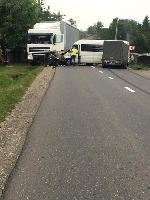 FOTO: Accident grav în Neamț: Patru victime, din care două încarcerate
