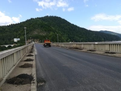 FOTO Asfaltare la Barajul de la Bicaz, ministrul Transporturilor vine în inspecție, ZCH NEWS - sursa ta de informații
