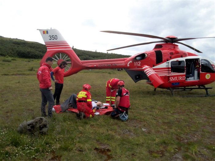 Un băiat rănit la cap a fost dus cu elicopterul de la Târgu Neamț la Iași