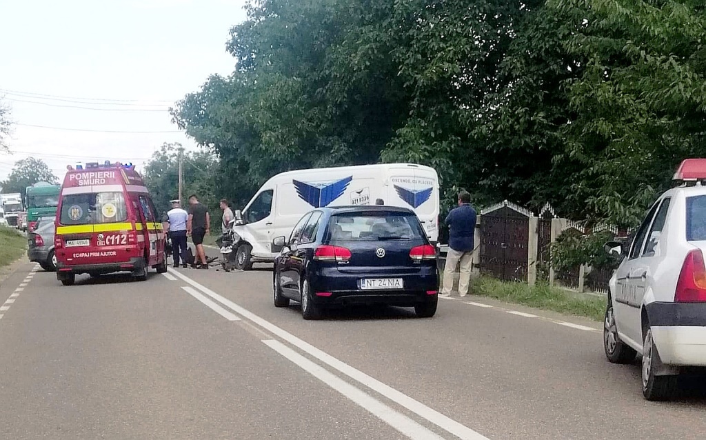 Accident cu doi răniți și trafic blocat pe DN 15C, ZCH NEWS - sursa ta de informații