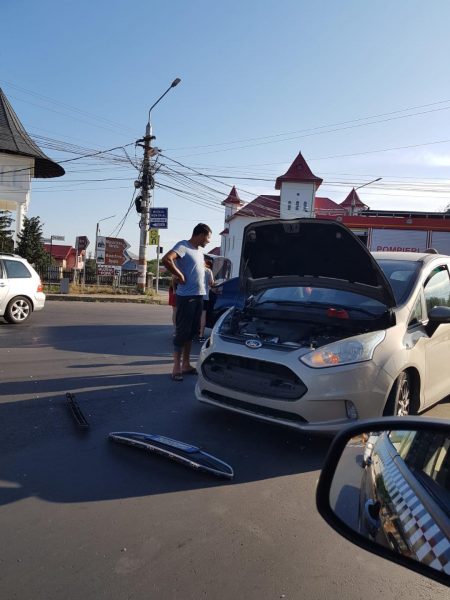 FOTO: Accident în intersecție, la Târgu Neamț, ZCH NEWS - sursa ta de informații