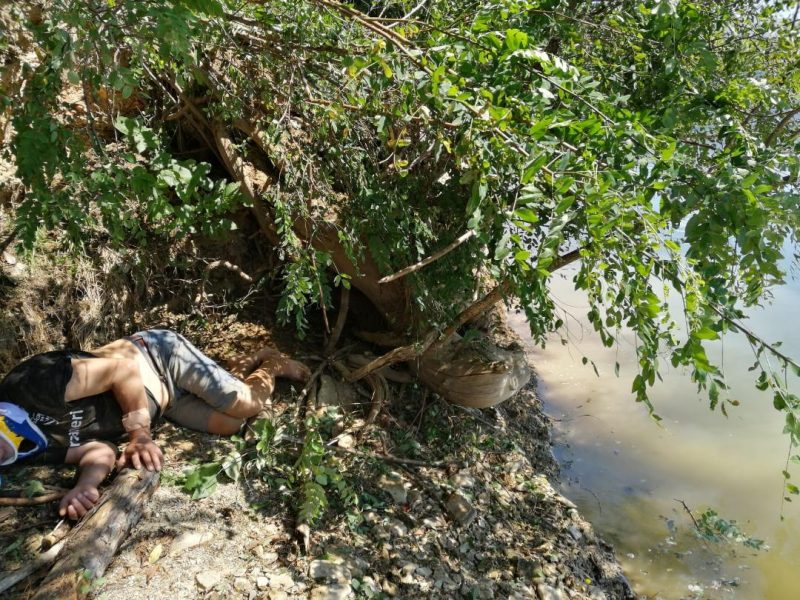 FOTO: Bărbat căzut în lacul Izvoru Muntelui, în timp ce cosea iarba, ZCH NEWS - sursa ta de informații