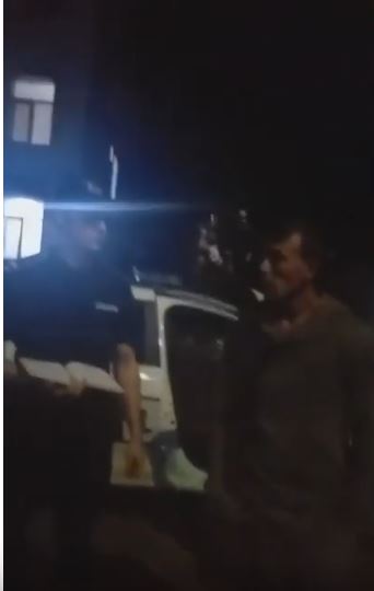 Târgu Neamţ: Un tânăr acuză că a fost bătut de doi poliţişti. Video