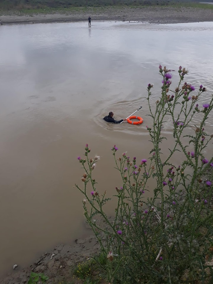 A doua zi de căutări a copilei înecate în Moldova,  la Roman, ZCH NEWS - sursa ta de informații