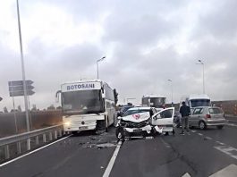 FOTO: Accident grav, cu o persoană rămasă încarcerată, un autobuz implicat