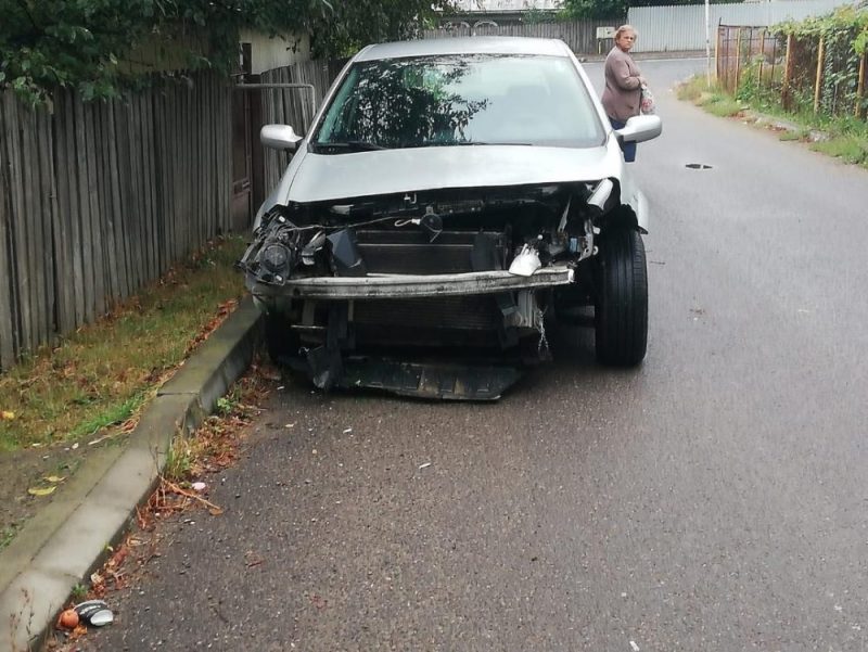 FOTO: Coliziune la prima oră, în municipiul Piatra Neamț