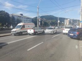 FOTO: Femeie accidentată pe trecere, în fața Spitalului de Urgență Piatra Neamț