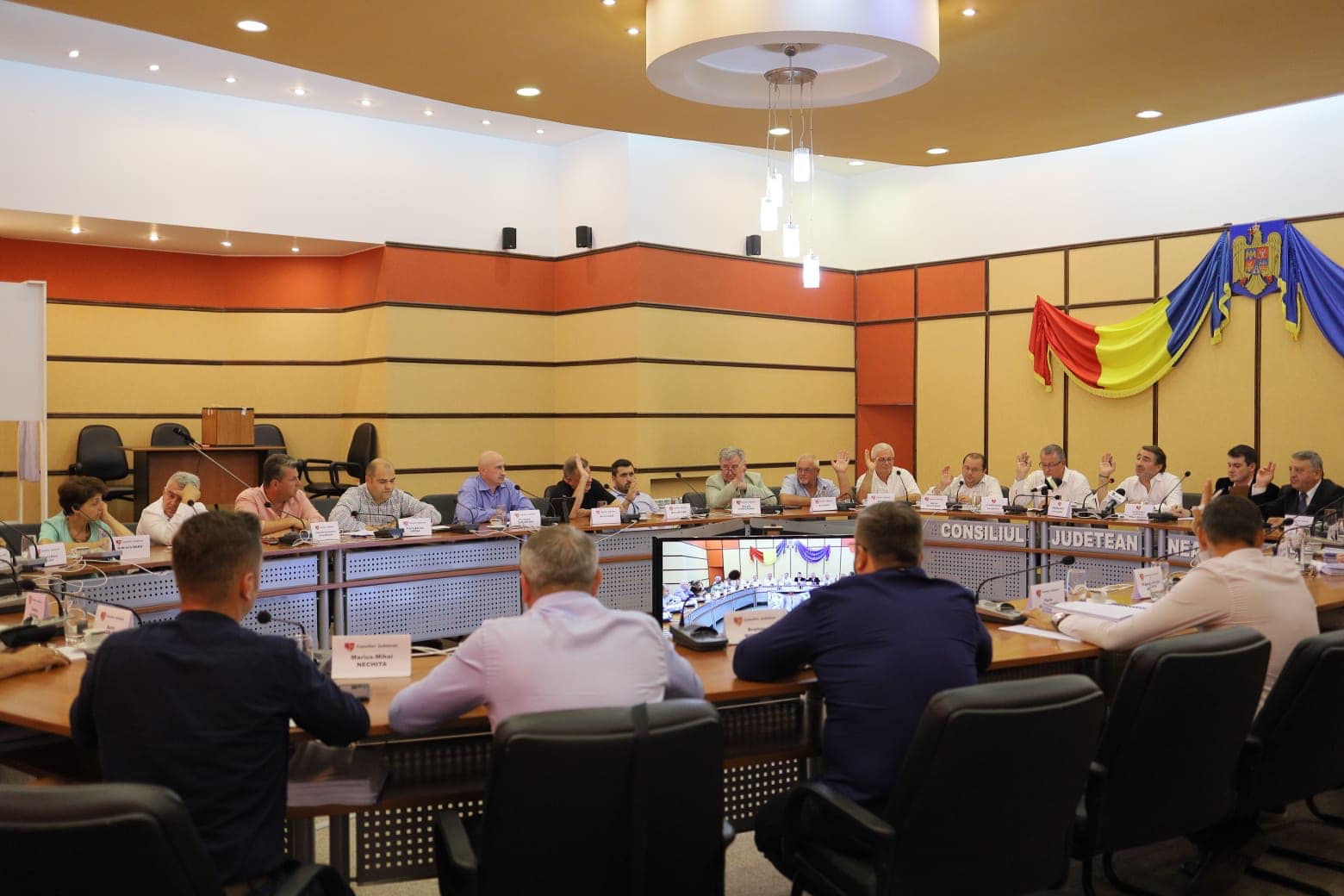 PNL Neamț: ”Președintele Consiliului Județean nu se dezice de comportamentul duplicitar, una spune, alta face!”