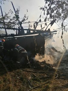 Intervenție cu 6 autospeciale la un incendiu de amploare, 3 case și un grajd afectate, ZCH NEWS - sursa ta de informații
