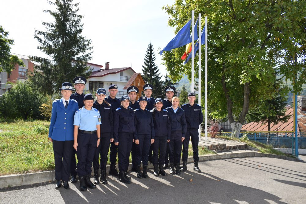 13 proaspăt absolvenți încadrați la Jandarmeria Neamț