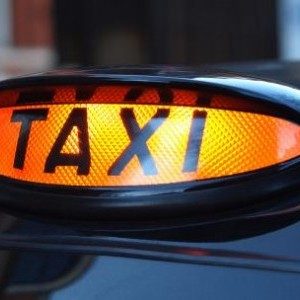 Trei taxiuri imobilizate pentru transport ilegal de persoane, ZCH NEWS - sursa ta de informații