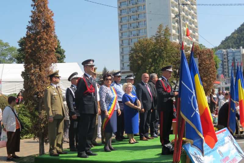 Ziua Pompierilor: dascăl în blugi și microfon ”indisciplinat”
