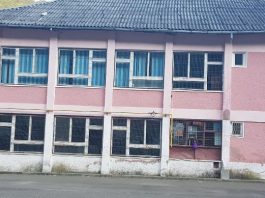 Liberalii din Bicaz atrag atenția: Noul an școlar începe pentru copii în condiții insalubre! Primăria nu s-a implicat deloc! (P)