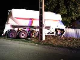 FOTO: Accident groaznic: Două femei încarcerate, după ce o mașină a fost lovită de un TIR