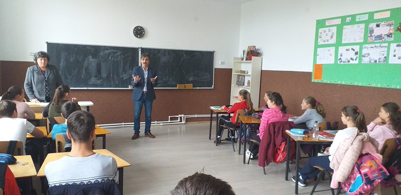 Rossal Târgu Neamț: Lecție de educație ecologică la școala din Agapia, ZCH NEWS - sursa ta de informații