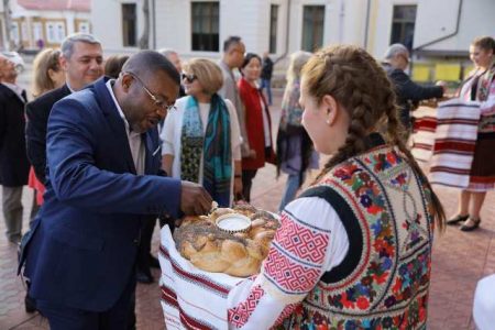 Șefii misiunilor diplomatice, în vizită de documentare în județul Neamț, ZCH NEWS - sursa ta de informații
