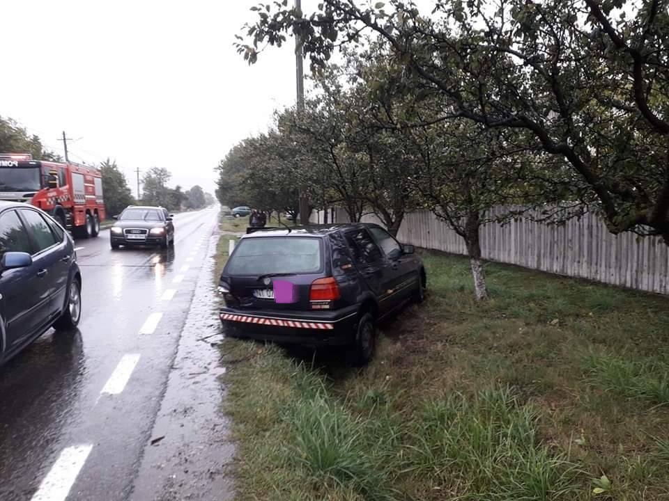 Accident cu 3 răniți, doi au refuzat să fie duși la spital