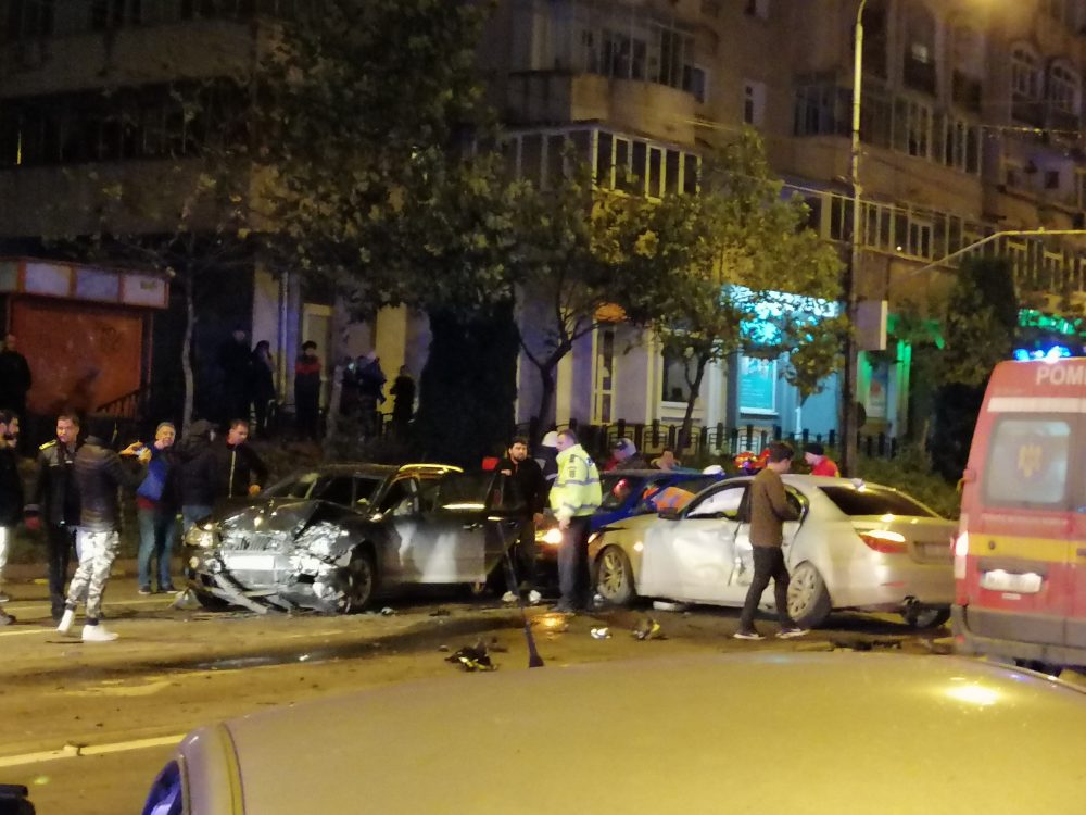 VIDEO/FOTO: Accident grav, bilanț cu 6 răniți din coliziunea a patru mașini