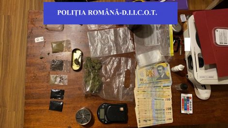 Percheziții nocturne la dealeri de droguri din Neamț și Iași, ZCH NEWS - sursa ta de informații