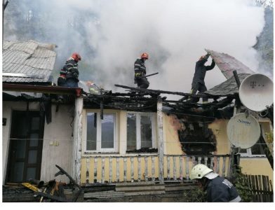 Coș în flăcări, gospodărie distrusă de incendiu, ZCH NEWS - sursa ta de informații