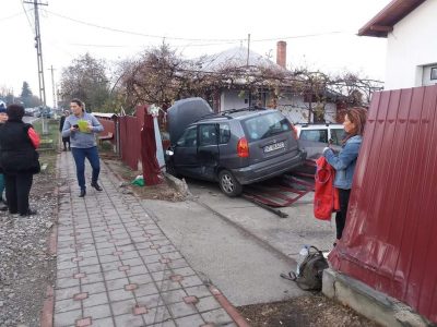 FOTO: „Parcare” forțată după coliziunea a trei mașini, ZCH NEWS - sursa ta de informații