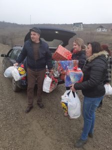 Rossal Târgu Neamţ alături de trei familii nevoiaşe, ZCH NEWS - sursa ta de informații