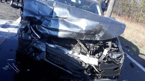 Soț și soție loviți de mașină, autoturism ”eșuat” într-o curte, autoutilitară zdrobită de un parapet, ZCH NEWS - sursa ta de informații