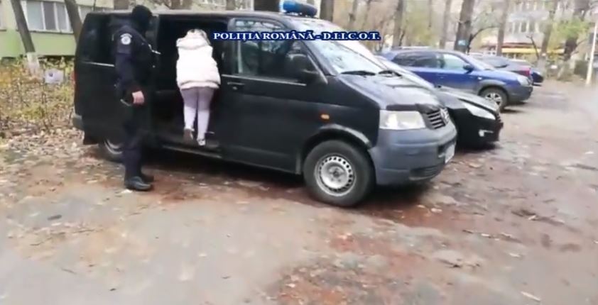 Șocant: Copii exploatați sexual online de proprii părinți, anchetă DIICOT-FBI-EUROPOL