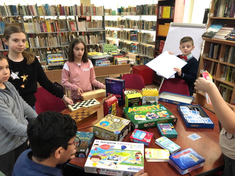 Ateliere de jocuri logico-educative la Biblioteca „Kirileanu”, ZCH NEWS - sursa ta de informații