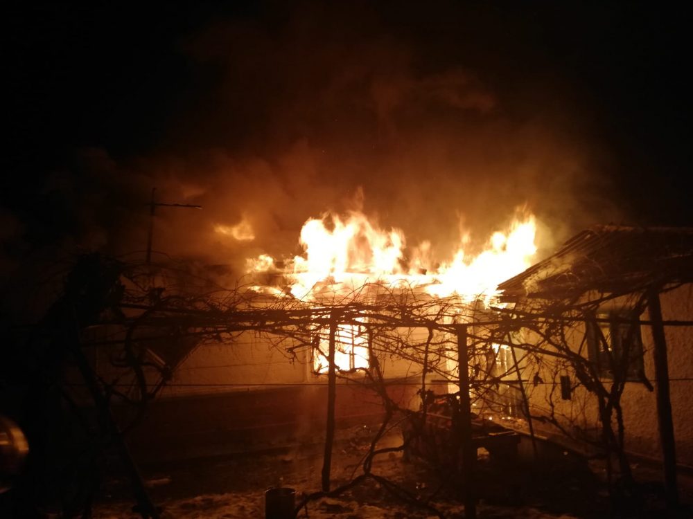 FOTO: Coșul de fum a mai distrus o gospodărie, ZCH NEWS - sursa ta de informații