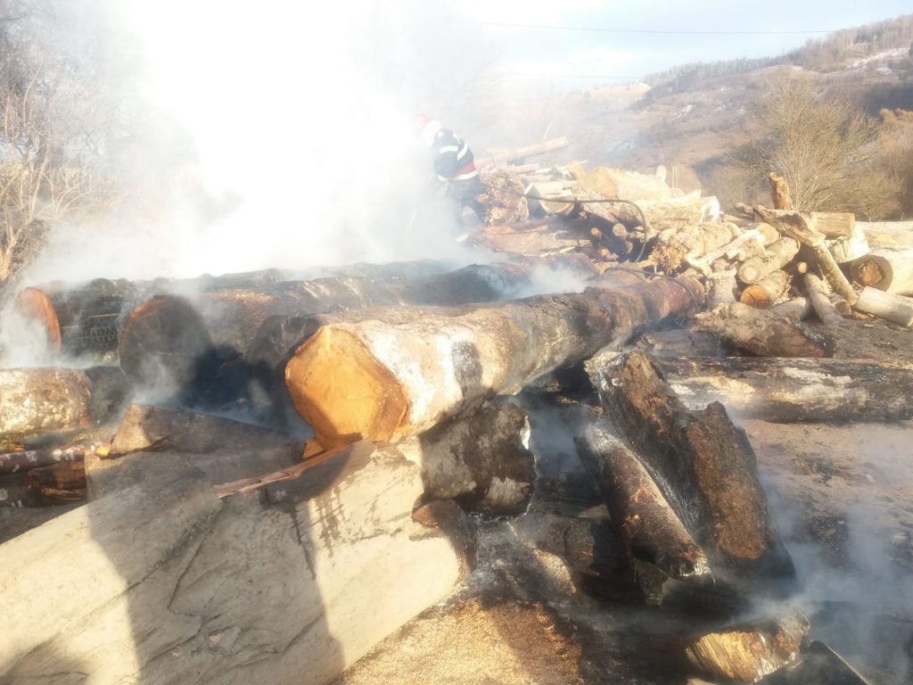 FOTO: Prăpăd la o firmă de exploatare lemnoasă, de la fumat, ZCH NEWS - sursa ta de informații