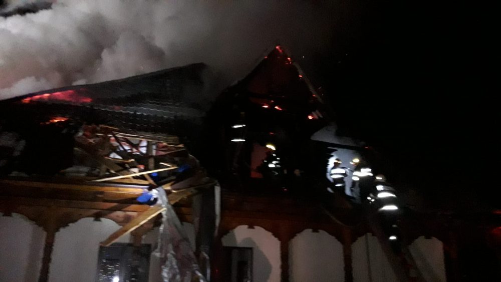 Primele imagini de la incendiul de la Mănăstirea Paltin &#8211; Petru Vodă, ZCH NEWS - sursa ta de informații