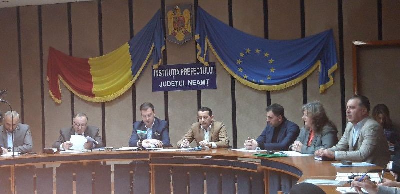 Elevă agresată în școală de un tânăr