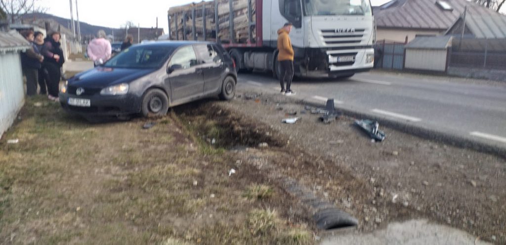 FOTO: Acum &#8211; Accident în Vânători-Neamț, ZCH NEWS - sursa ta de informații