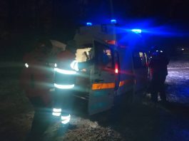 Efectele viscolului: Peste 1.200 de case fără curent electric, două ambulanțe înzăpezite