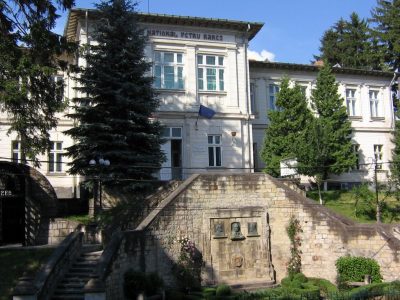 Mai mulți bani pentru burse școlare la liceele de top din Piatra-Neamț, ZCH NEWS - sursa ta de informații