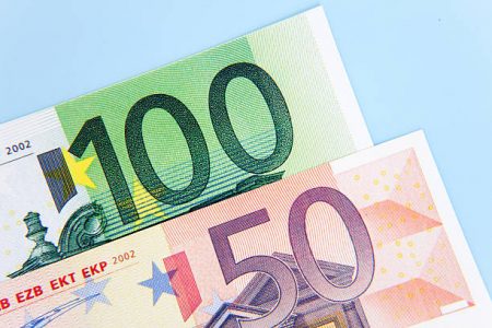 Maxim istoric: euro a ajuns la 4,92 lei, ZCH NEWS - sursa ta de informații