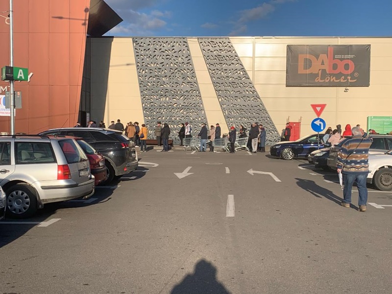 Carrefour Piatra Neamț la ora deschiderii, ZCH NEWS - sursa ta de informații
